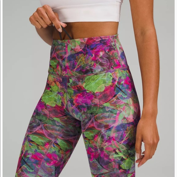 💜NWOT💜Wunder Train High-Rise Tight 31" in Vivid Floral Multitone - Picture 4 of 7